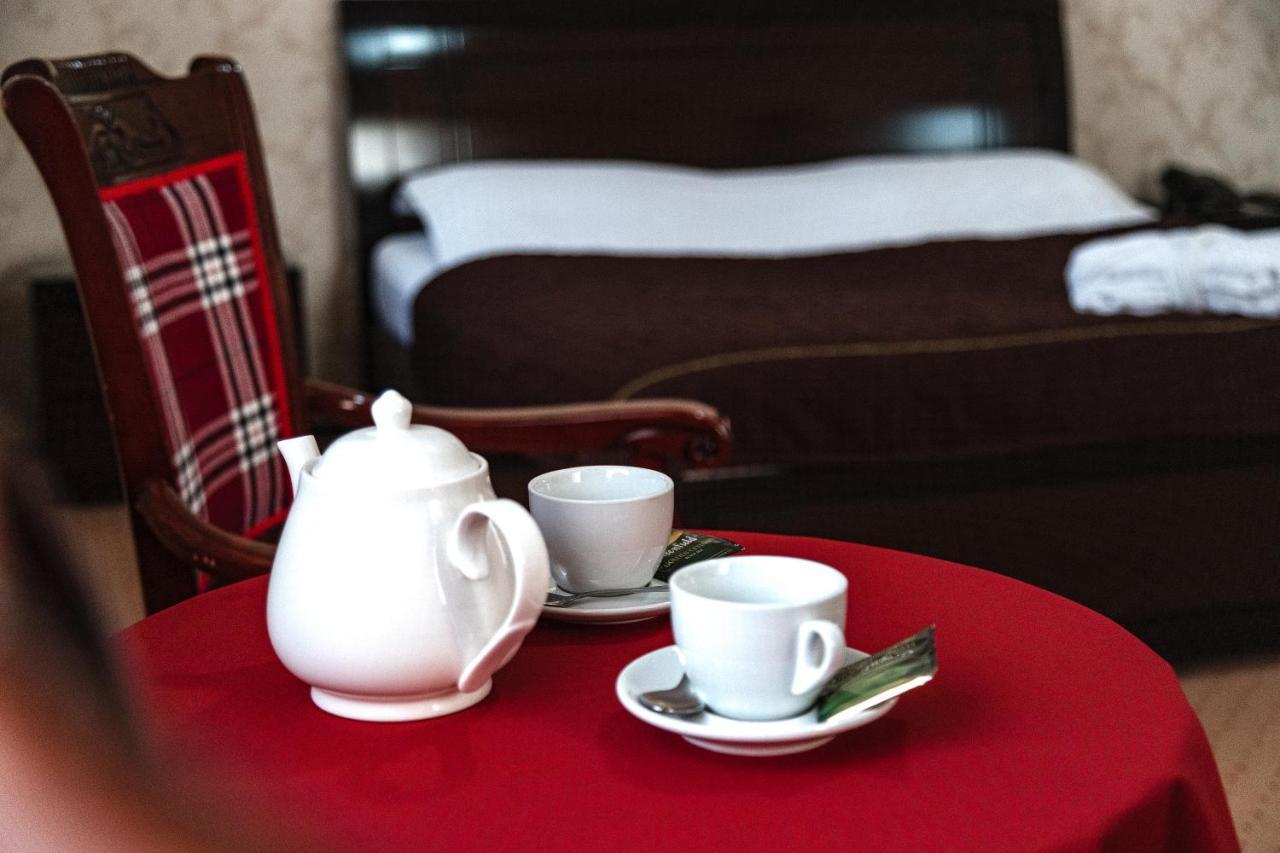 Golden Palace Aktau  Ngoại thất bức ảnh