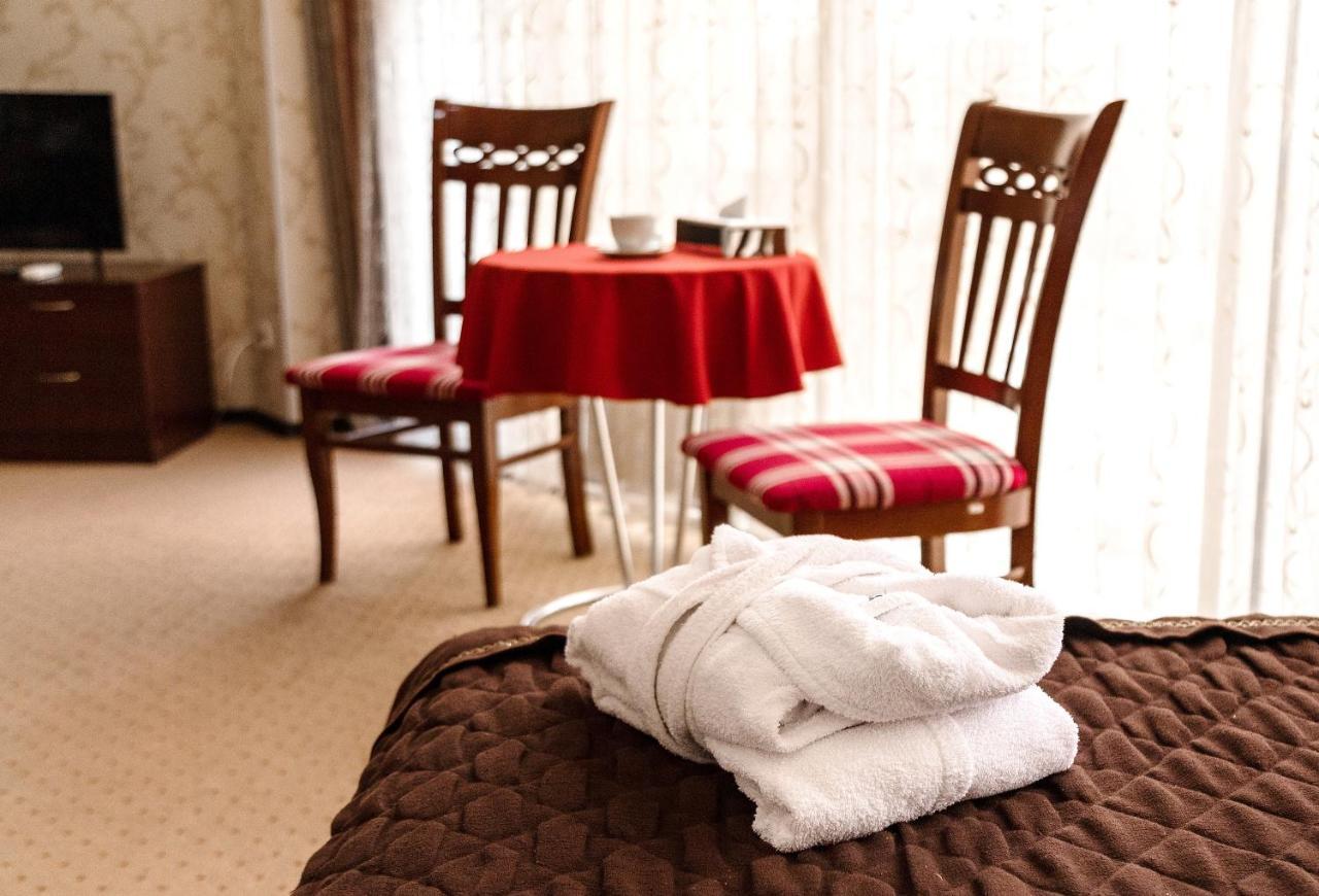 Golden Palace Aktau  Ngoại thất bức ảnh