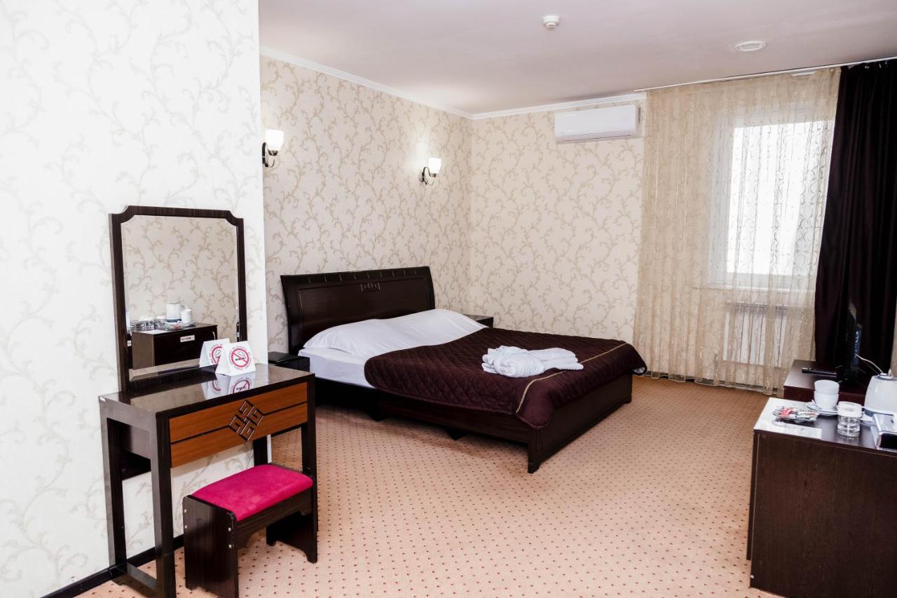 Golden Palace Aktau  Ngoại thất bức ảnh