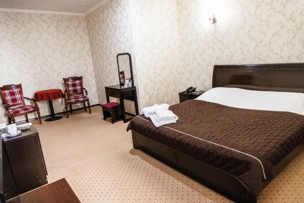 Golden Palace Aktau  Ngoại thất bức ảnh