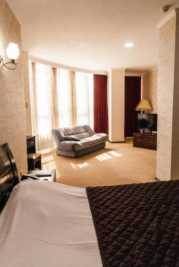 Golden Palace Aktau  Ngoại thất bức ảnh