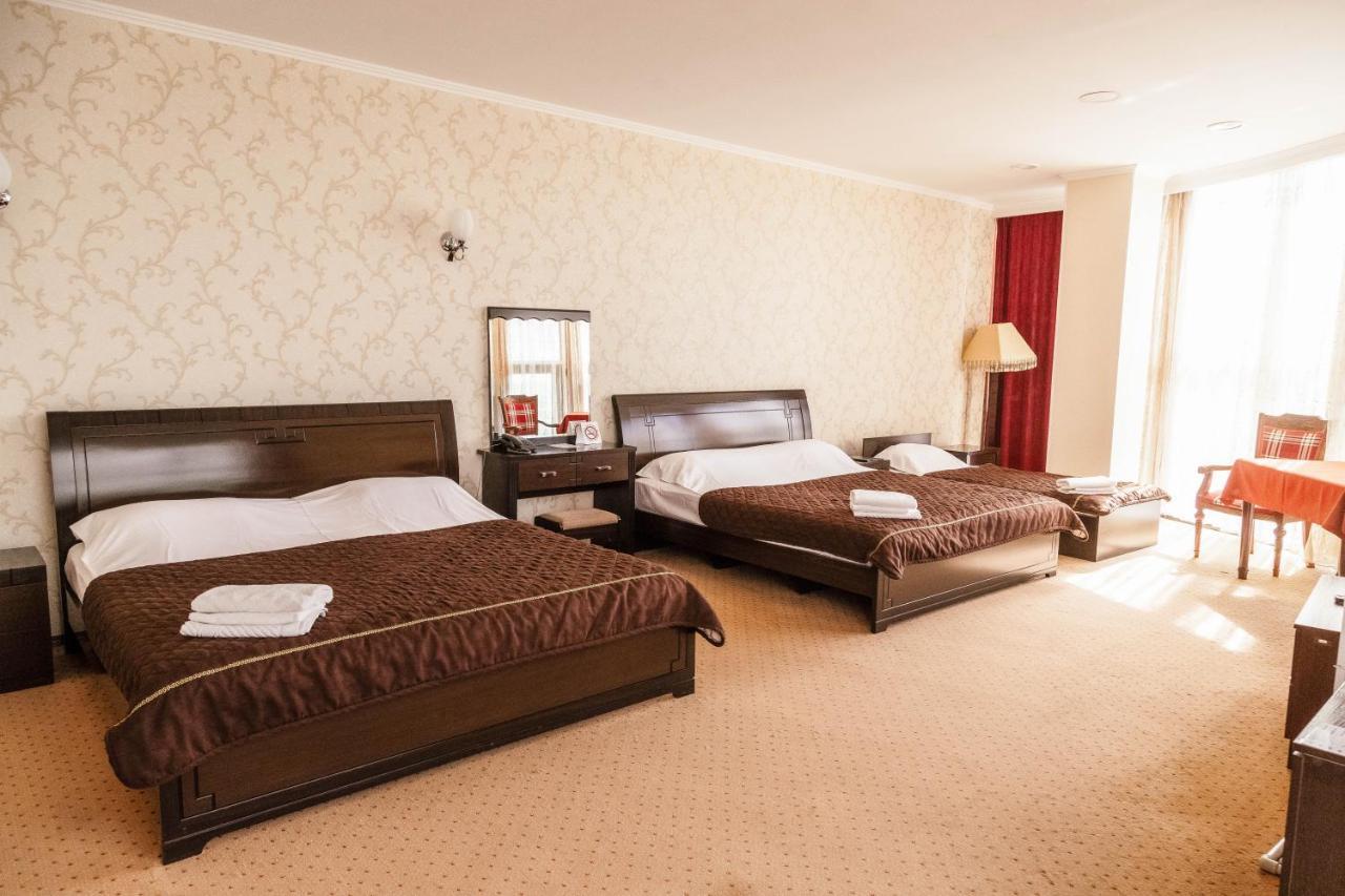 Golden Palace Aktau  Ngoại thất bức ảnh