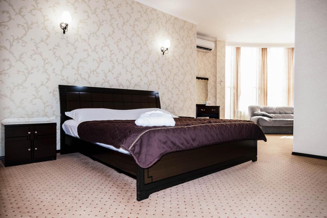 Golden Palace Aktau  Ngoại thất bức ảnh