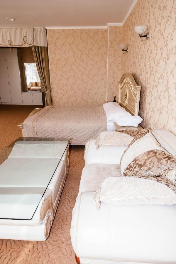 Golden Palace Aktau  Ngoại thất bức ảnh
