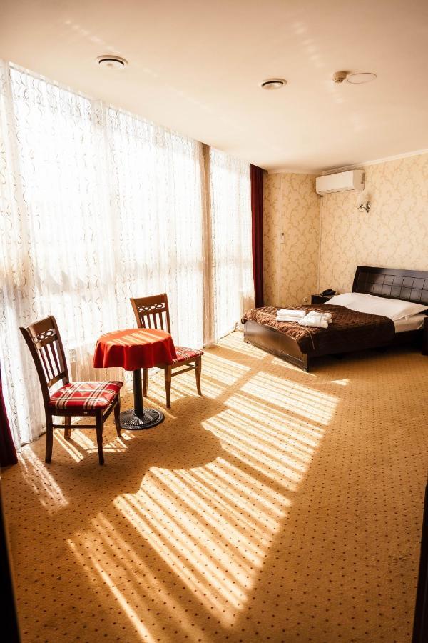 Golden Palace Aktau  Ngoại thất bức ảnh