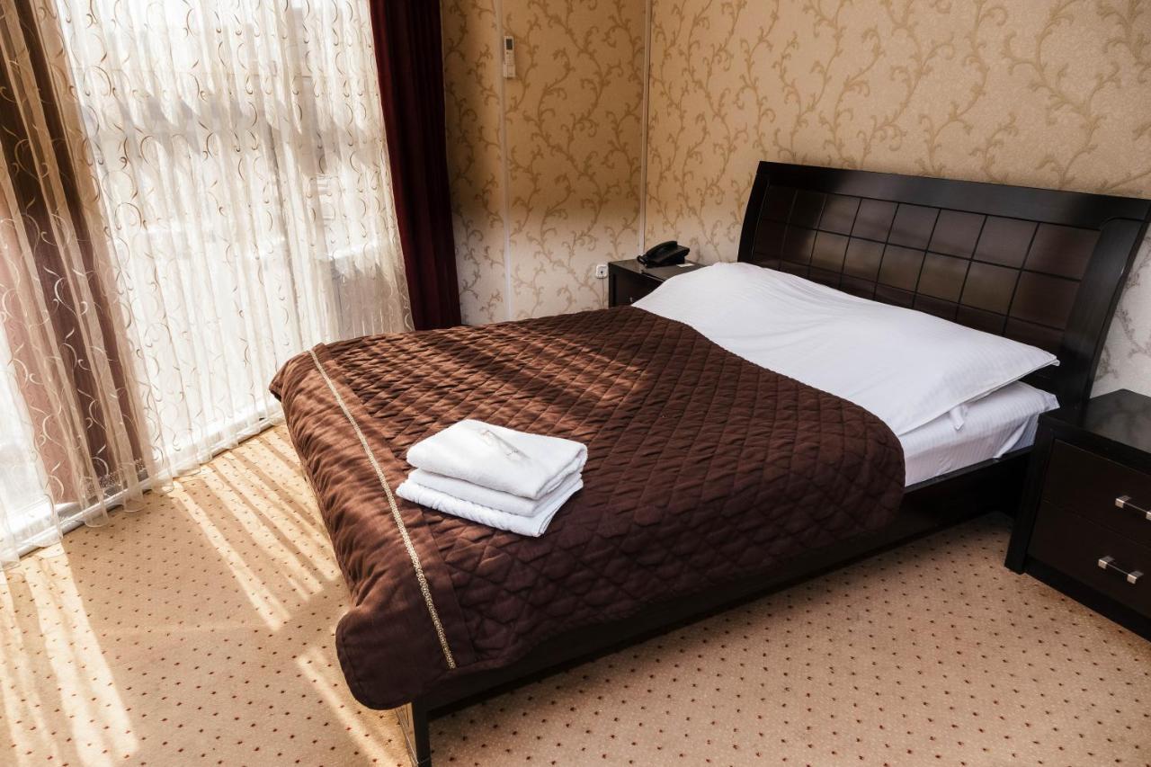 Golden Palace Aktau  Ngoại thất bức ảnh